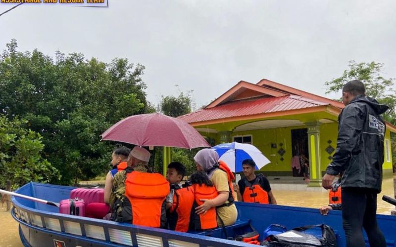 VIDEO Banjir Kelantan Terengganu Terus Memburuk Lebih 14 000 Mangsa