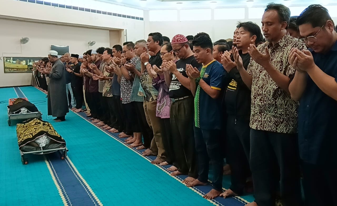 Nahas UiTM Dungun: Lebih 1,000 Sertai Solat Jenazah Tiga Pelajar ...